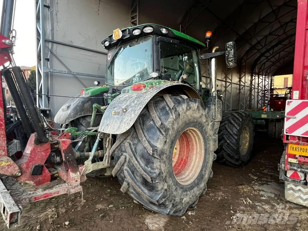 John Deere 6145 R Tractoren