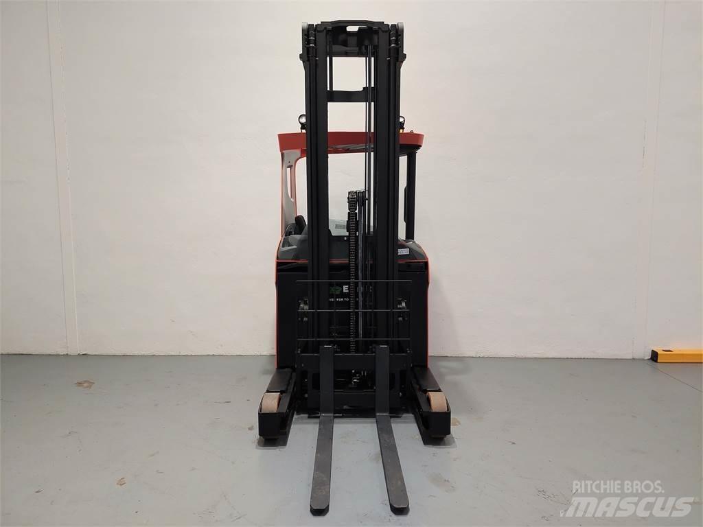 BT RRE 140 HC Reachtruck voor hoog niveau