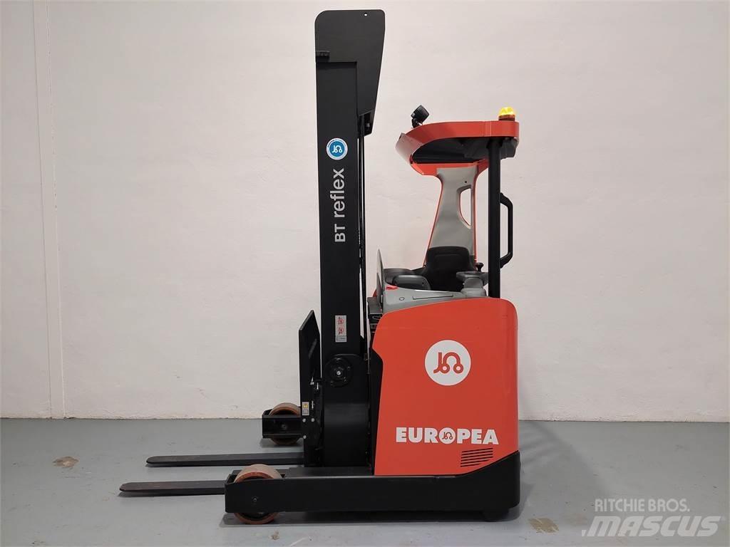 BT RRE 140 HC Reachtruck voor hoog niveau