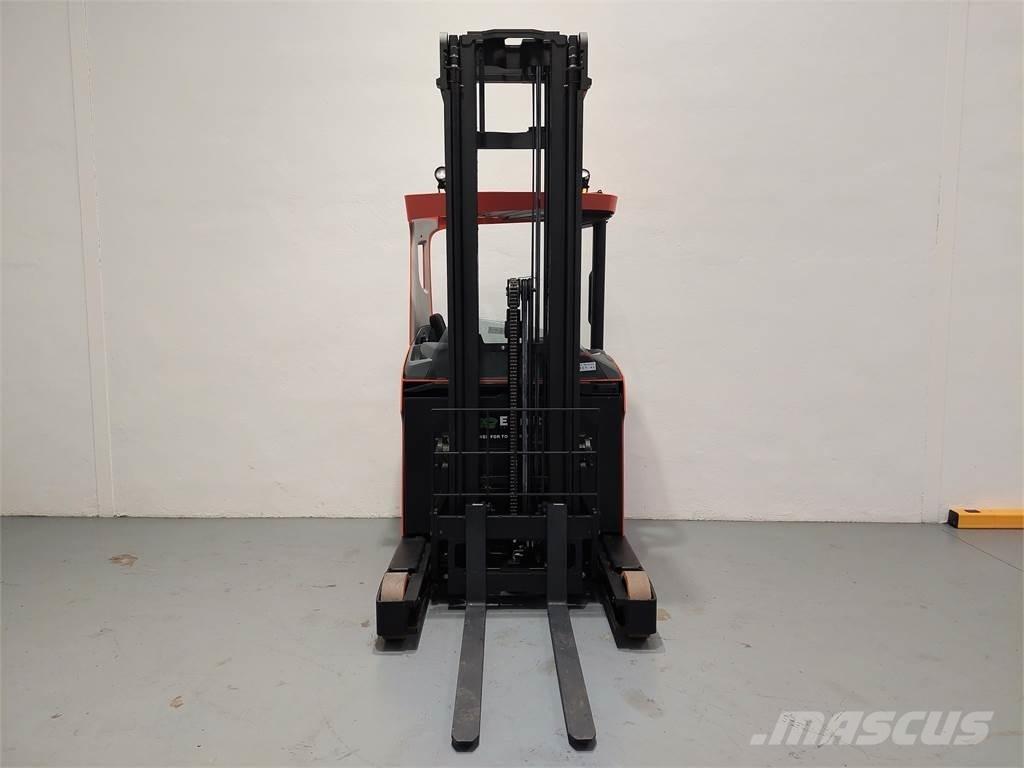 BT RRE 140 HC Reachtruck voor hoog niveau