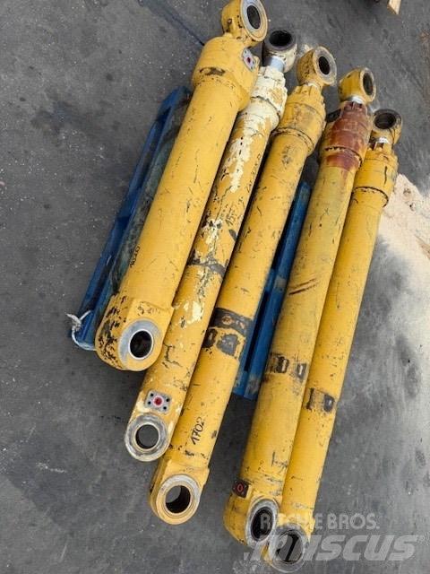 CAT 325 D Hydraulics