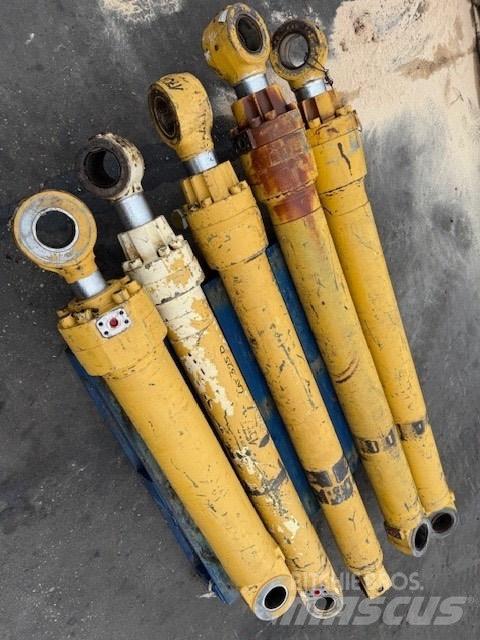 CAT 325 D Hydraulics