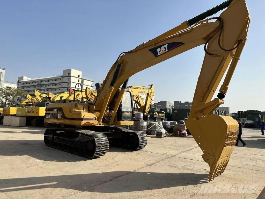CAT 325 B L Rupsgraafmachines