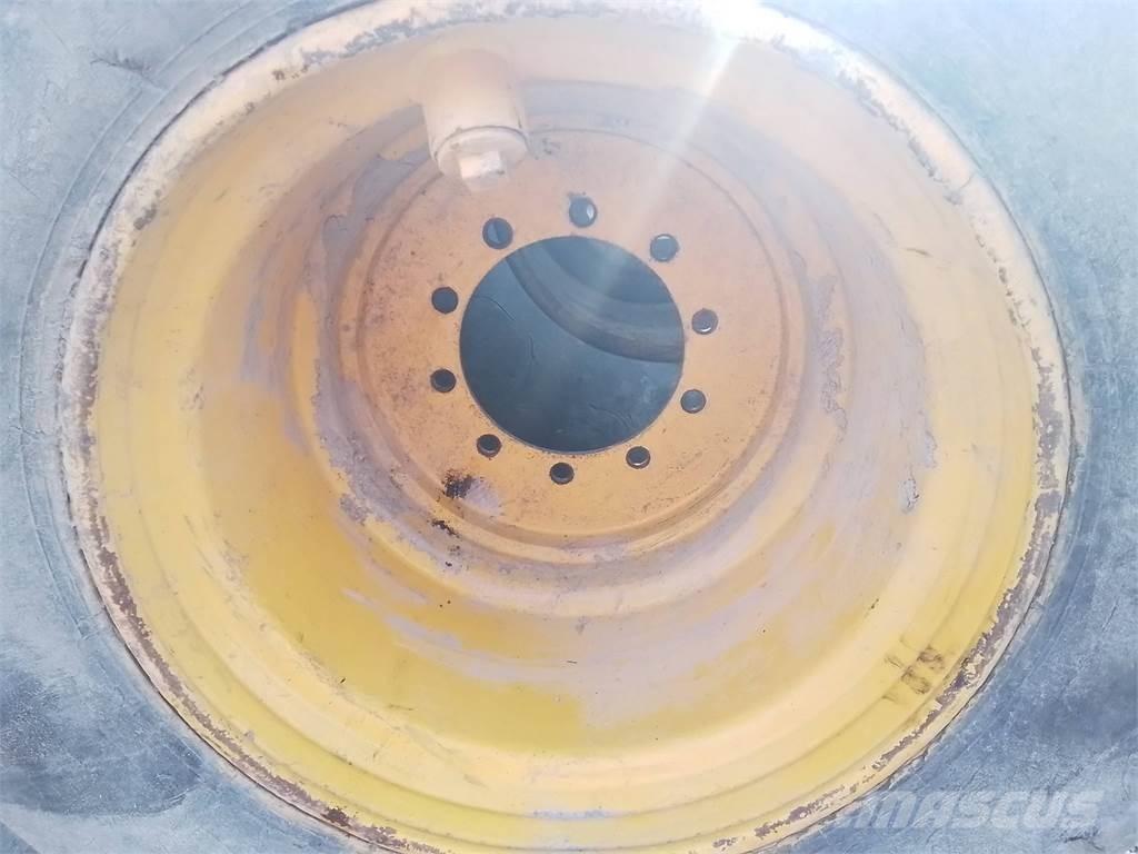 Ösa 250 24x26,5 Banden, wielen en velgen