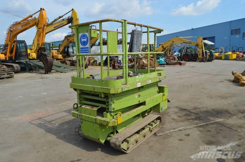 Aichi RV 041 Schaarhoogwerkers