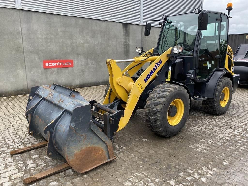 Komatsu WA70M-8EO Knik- en schrankladers