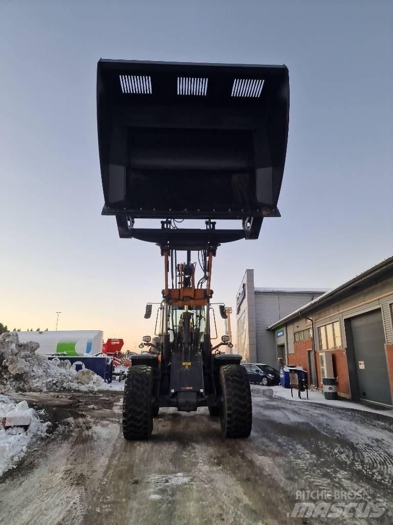 CASE 821G Wielladers