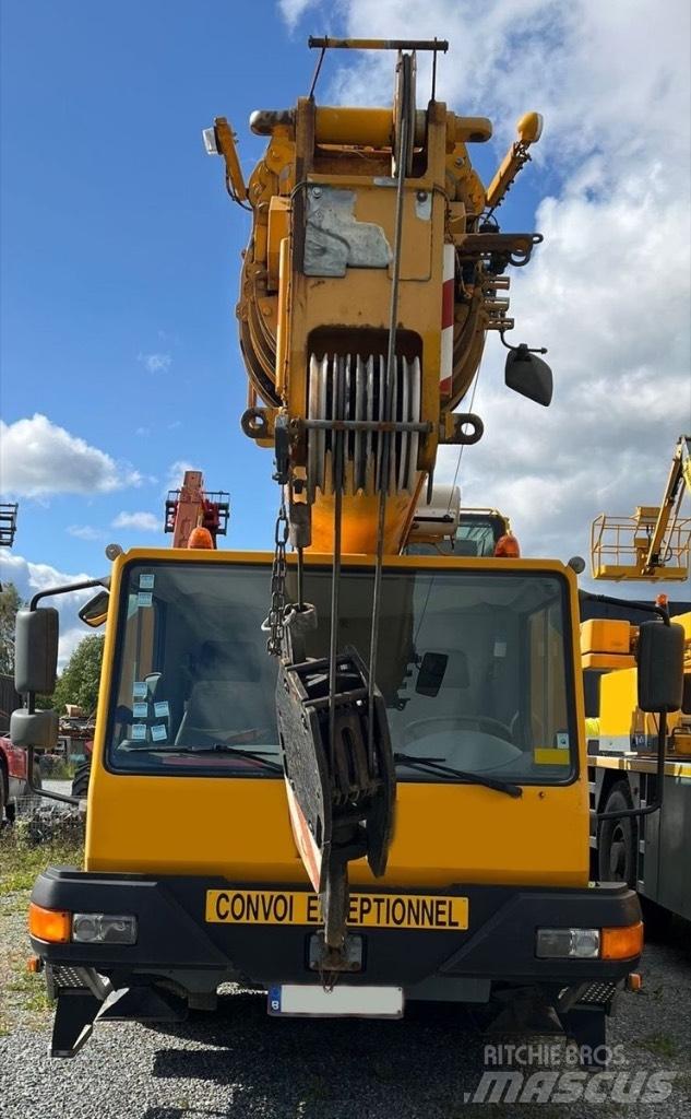 Liebherr LTM 1030-2 Ruwterrein kranen