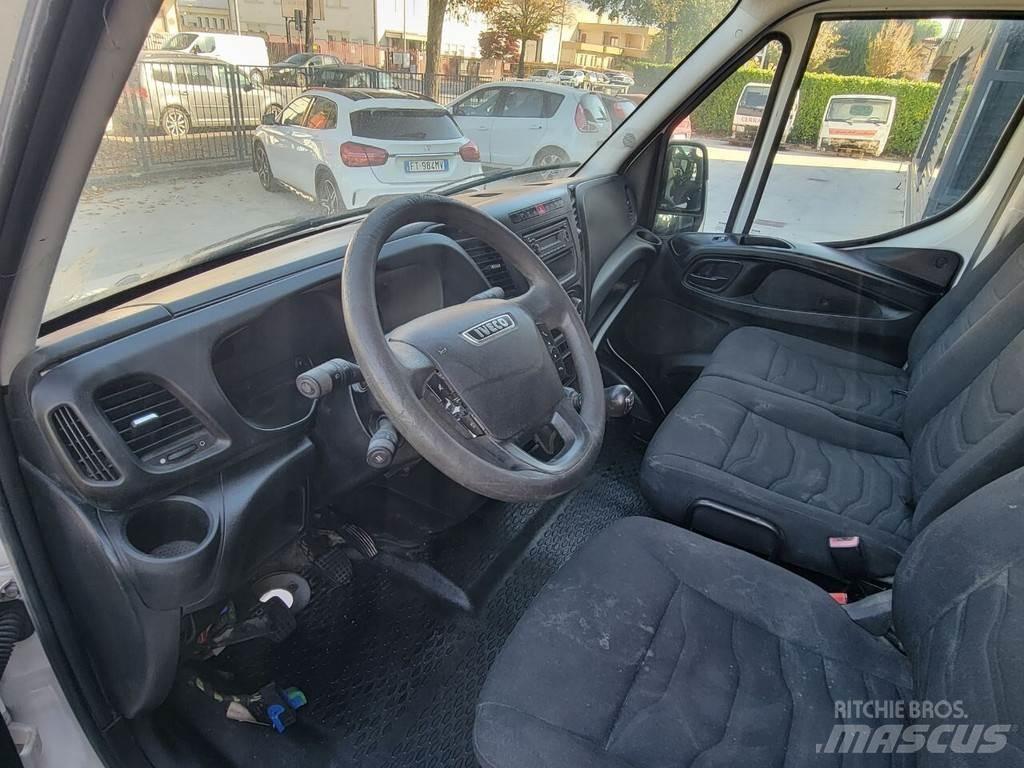 Iveco DAILY E6 Cabine en interieur