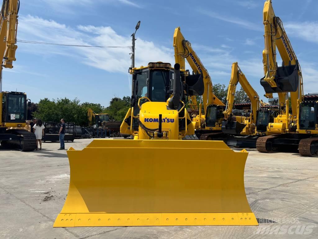 Komatsu D61EX-24E0 Rupsdozers