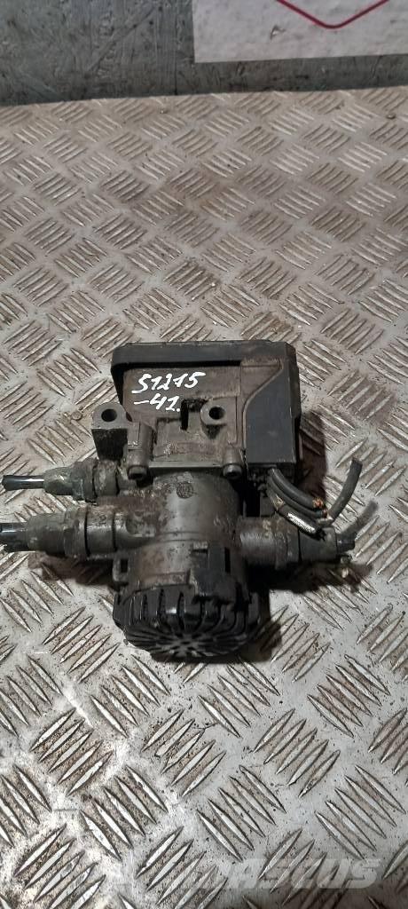 Scania R 440 1879275 Remmen