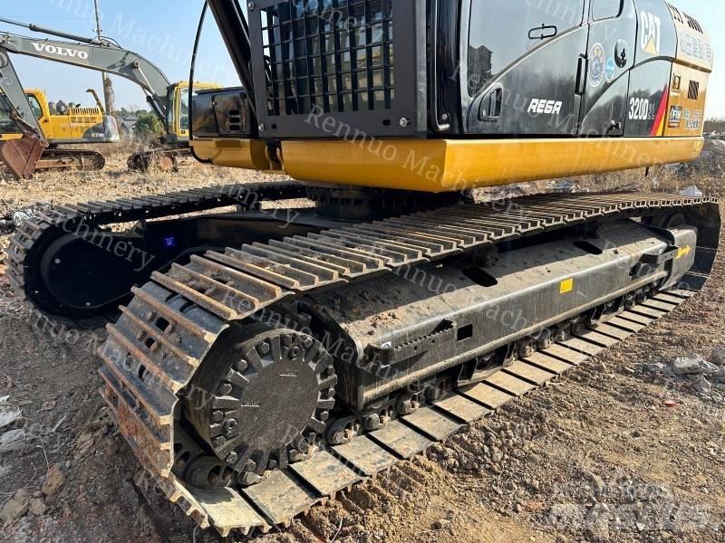 CAT 320D2 Rupsgraafmachines