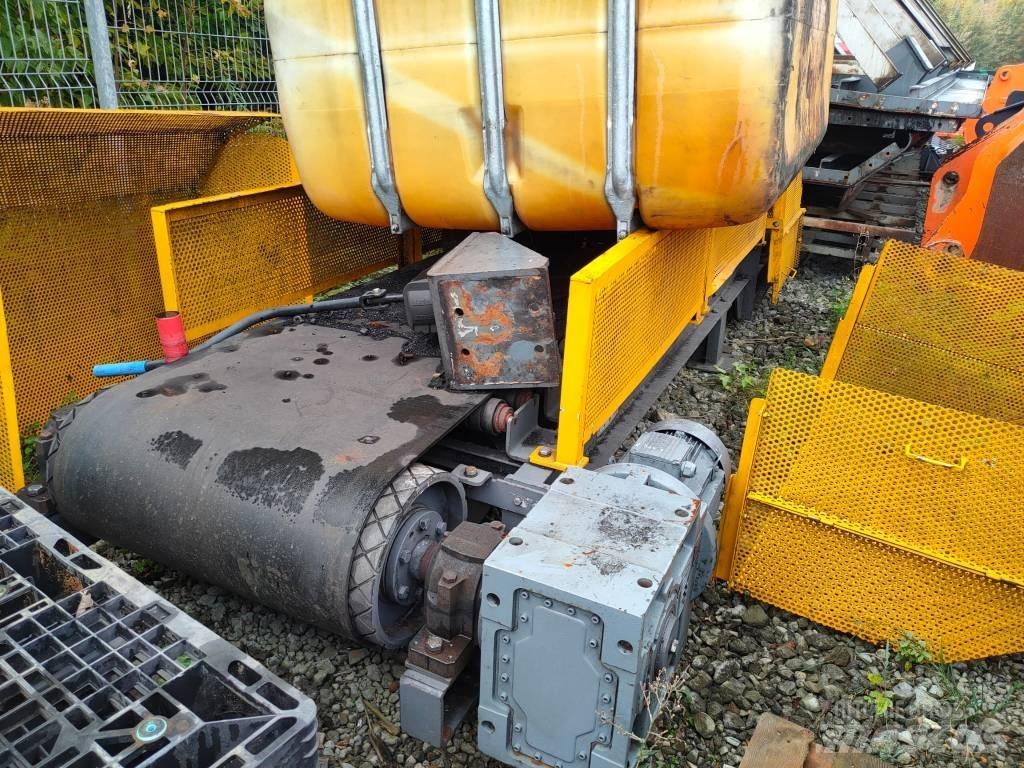 MEKA Conveyor belt Overige tweedehands voorzetapparatuur en componenten