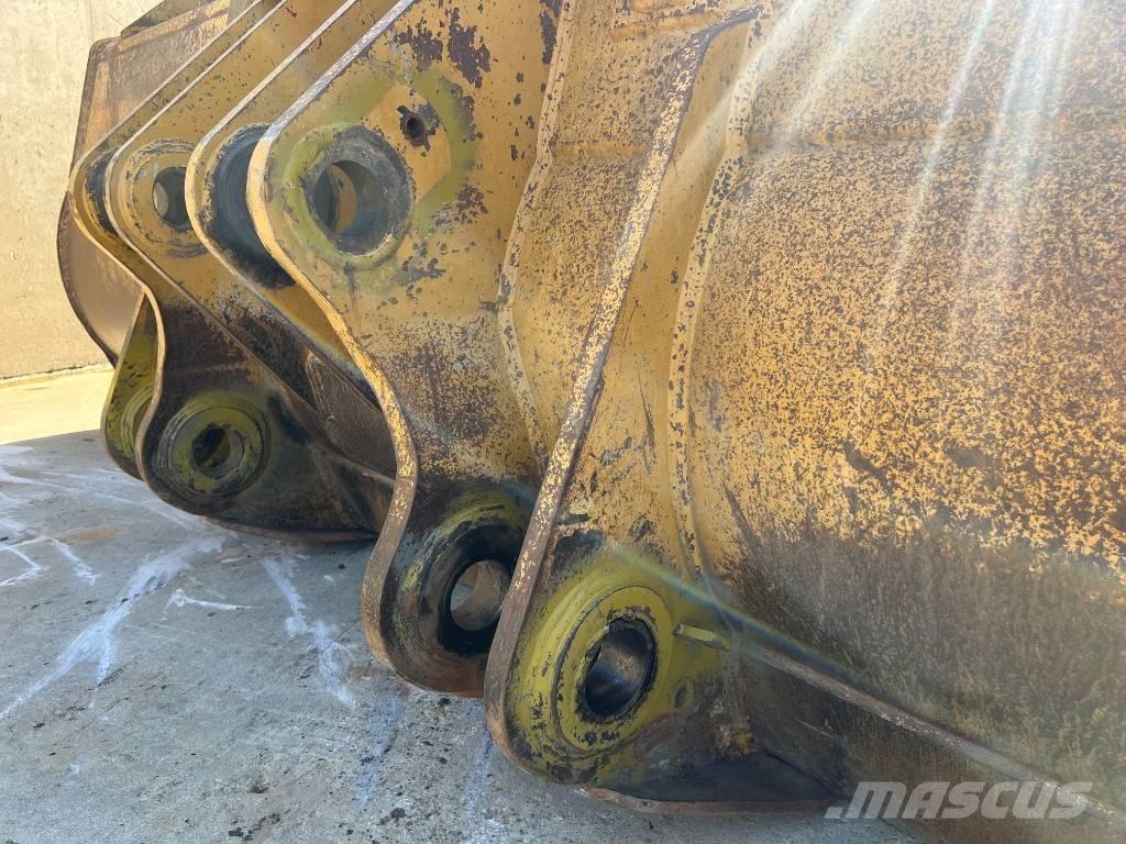 CAT 980 bucket Bakken