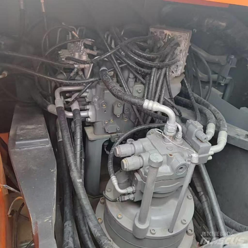 Hitachi 240-3 Rupsgraafmachines