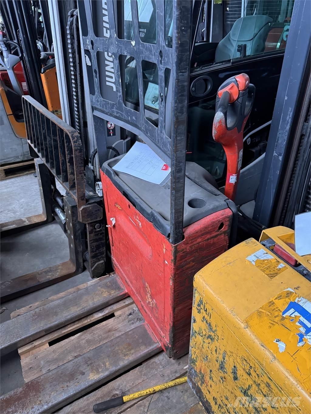 Linde T16 Stapelaar meeloop