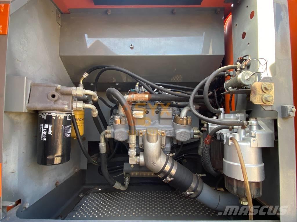 Hitachi ZX 240 Rupsgraafmachines