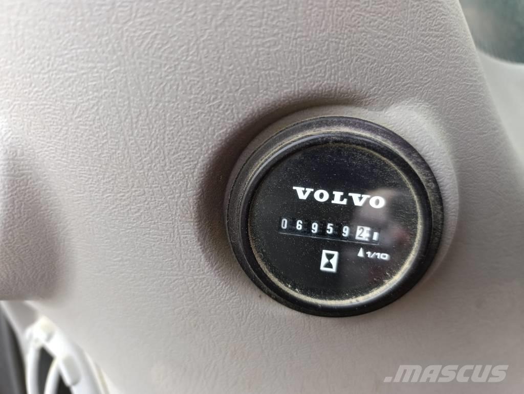 Volvo EW 210 D Wielgraafmachines