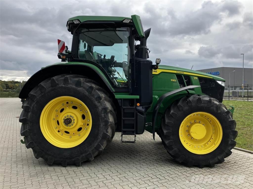 John Deere 7R 330 Tractoren