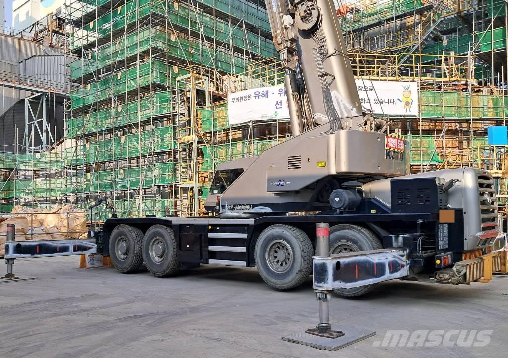 Kato KR-75H Ruwterrein kranen