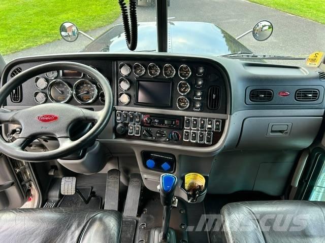 Peterbilt 389 Trekkers