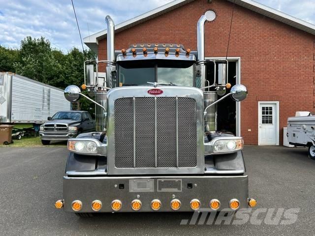 Peterbilt 389 Trekkers