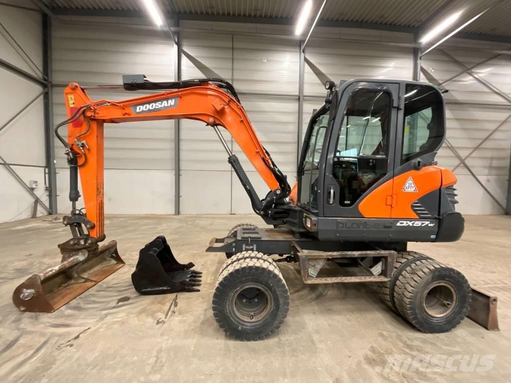 Doosan DX 57 W-5 Wielgraafmachines