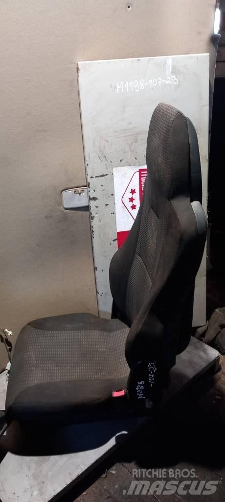 MAN TGS.     81623016946 Cabine en interieur