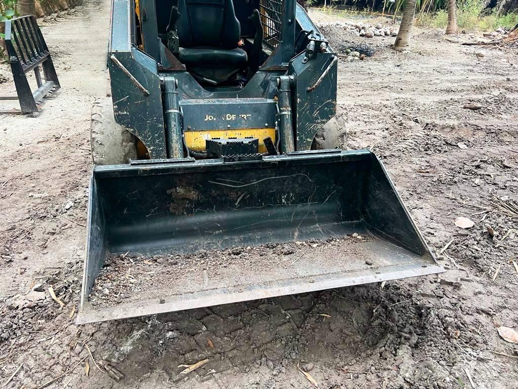 John Deere 312 Schrankladers