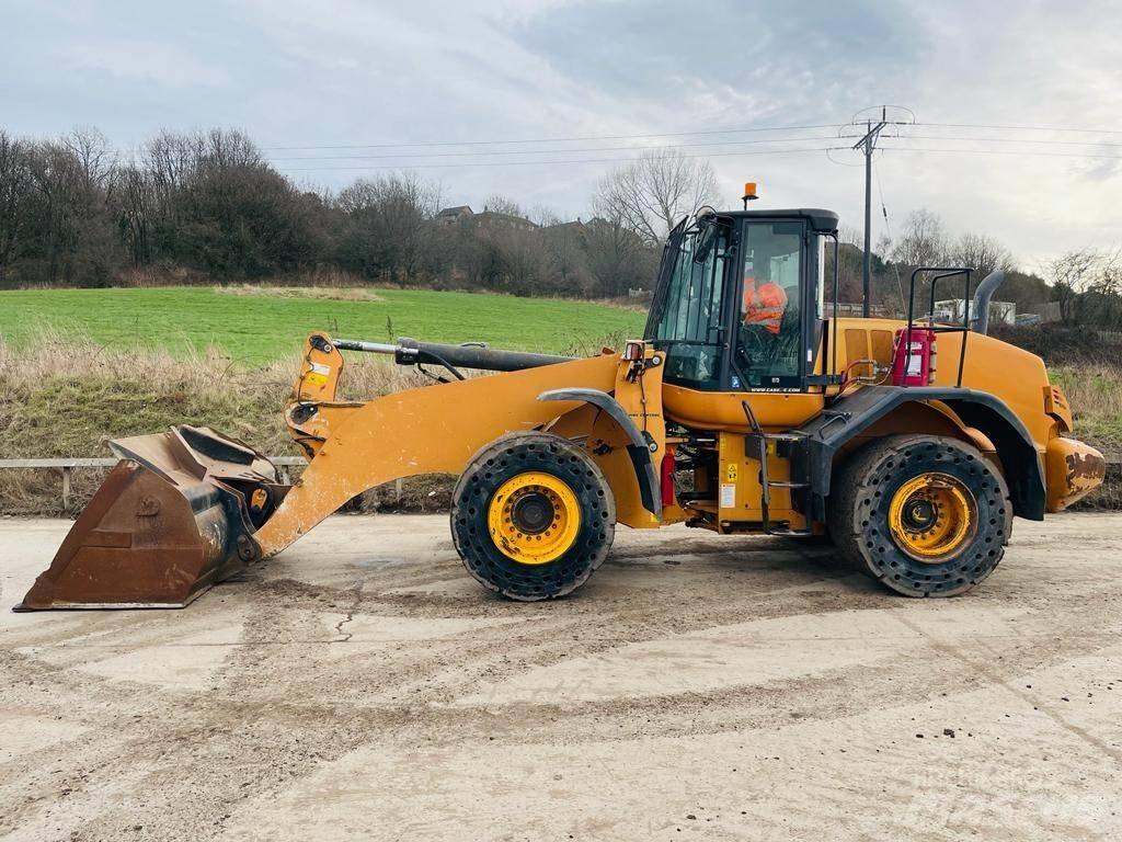 CASE 821 FXR Wielladers
