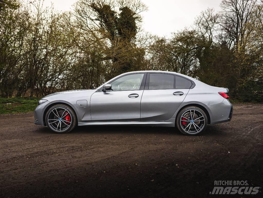 BMW 330e Auto's