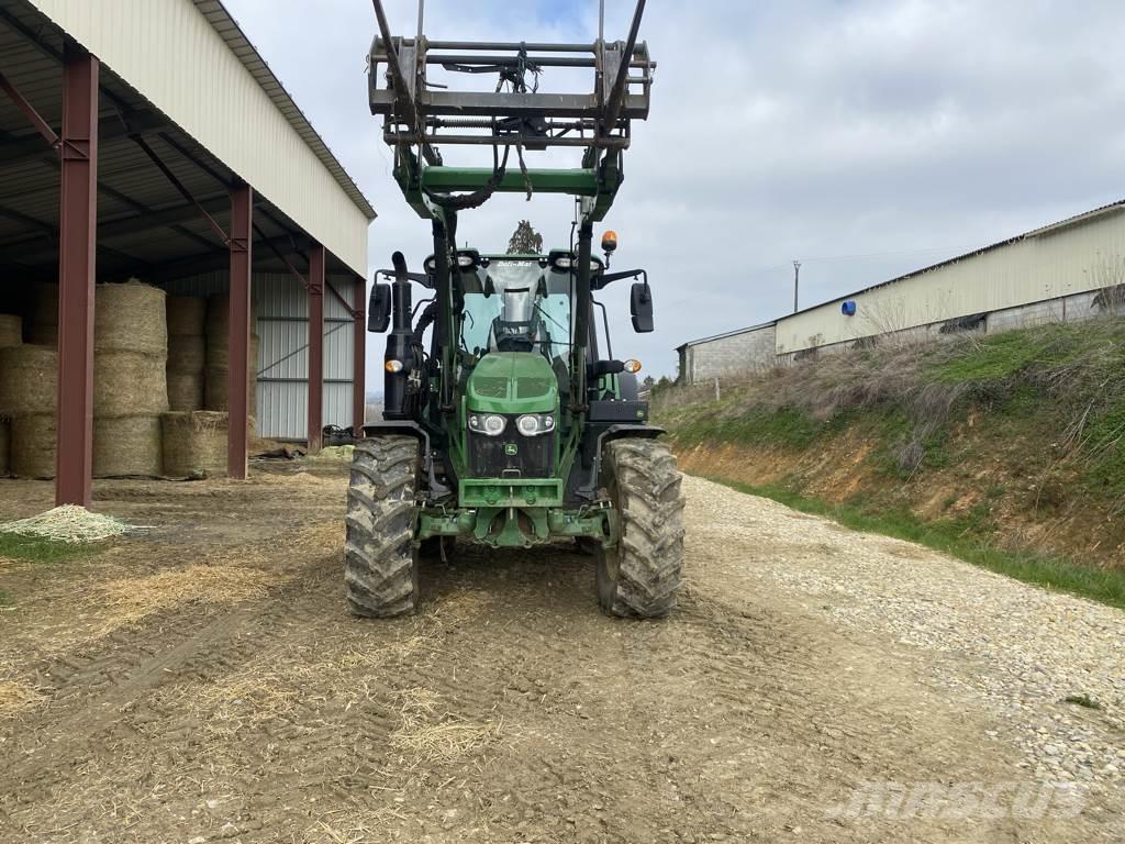 John Deere 6100 M Tractoren