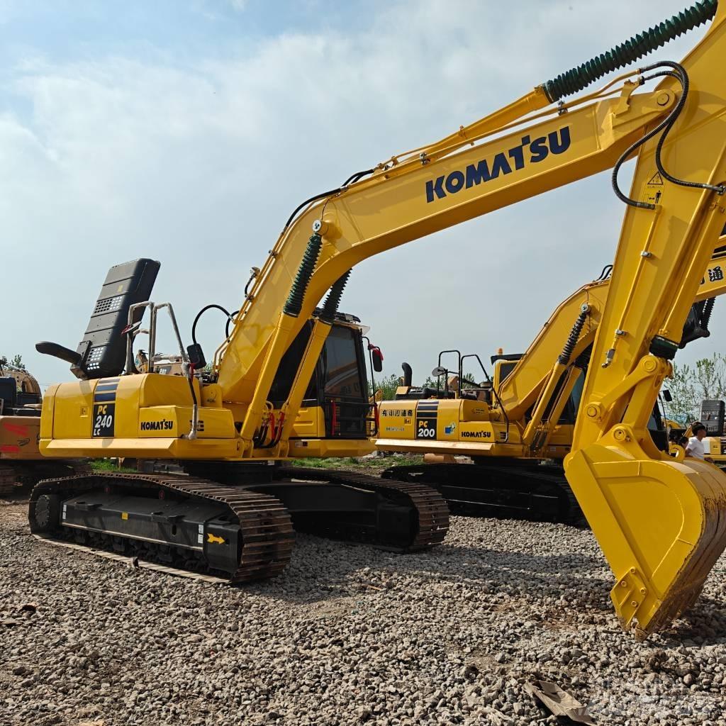 Komatsu 240LC-8 Rupsgraafmachines