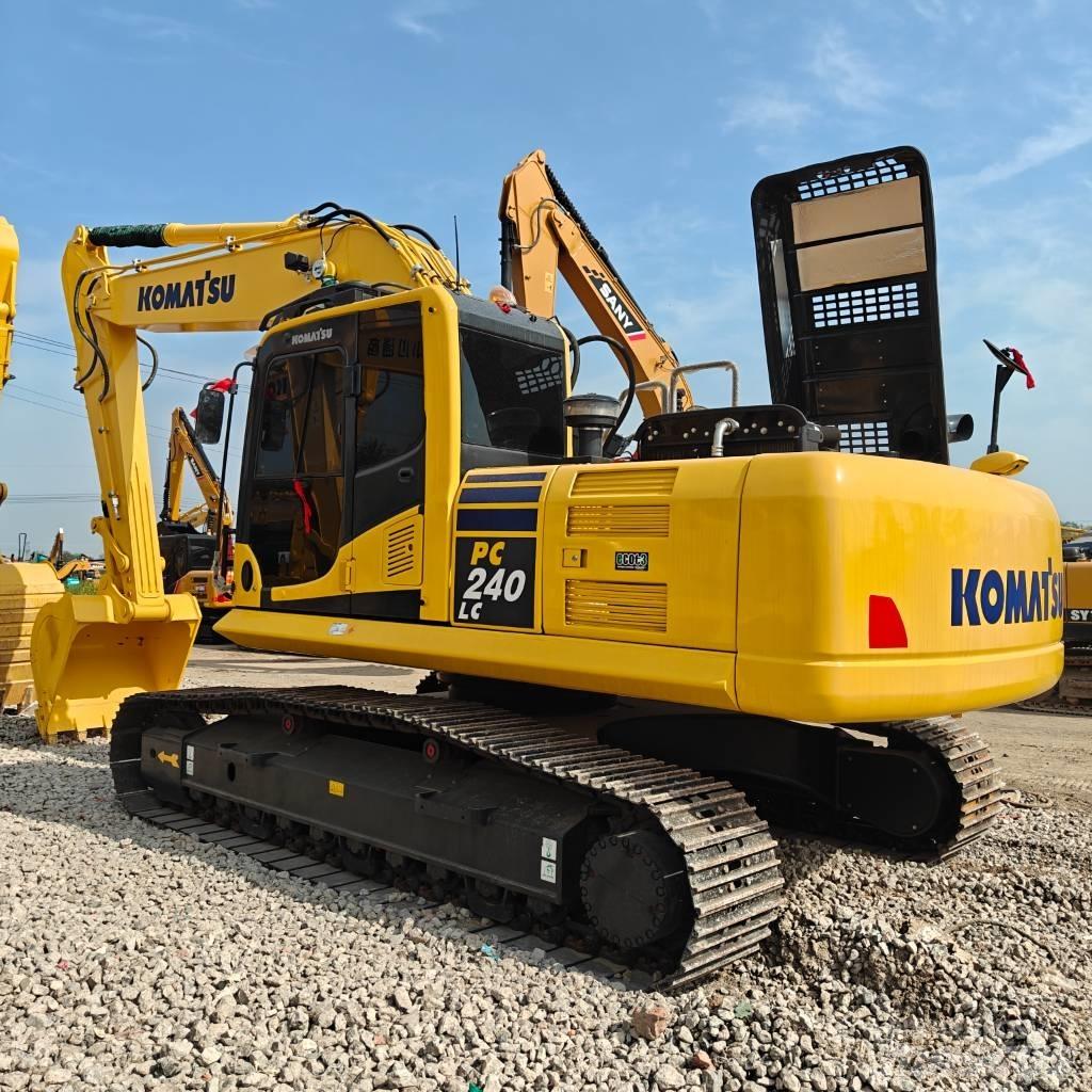 Komatsu 240LC-8 Rupsgraafmachines