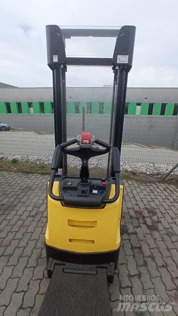 Hyster S1.4S Stapelaar meeloop