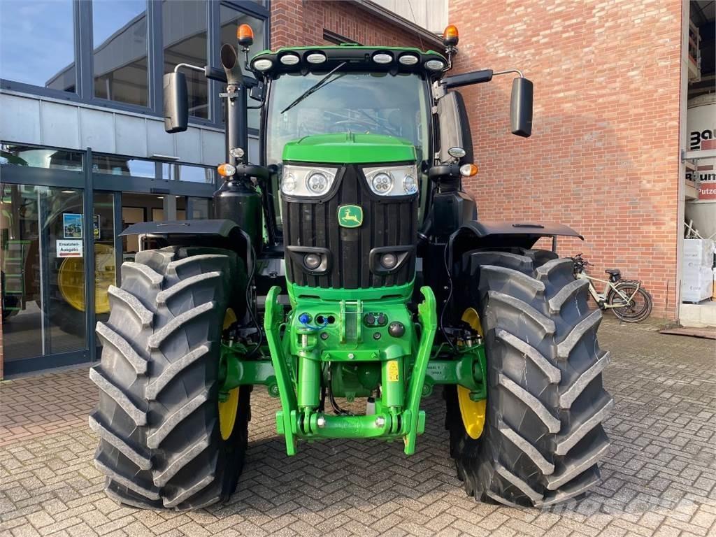 John Deere 6230R Tractoren