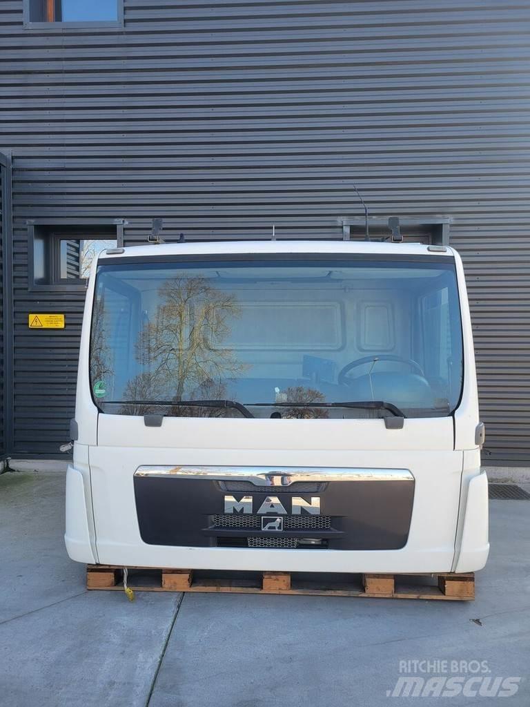 MAN TGM - Day cab Cabine en interieur