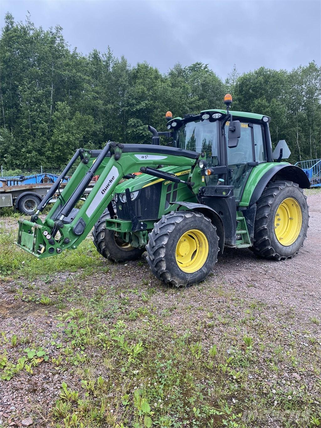 John Deere 6120 M Tractoren