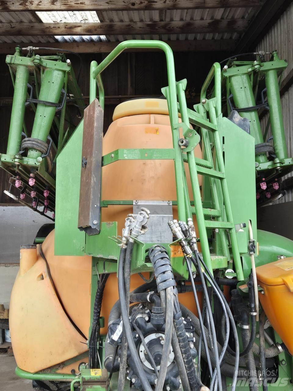 Amazone UX 4200 Getrokken spuitmachines