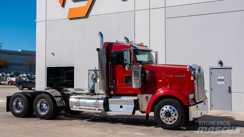 Kenworth W 900 Trekkers