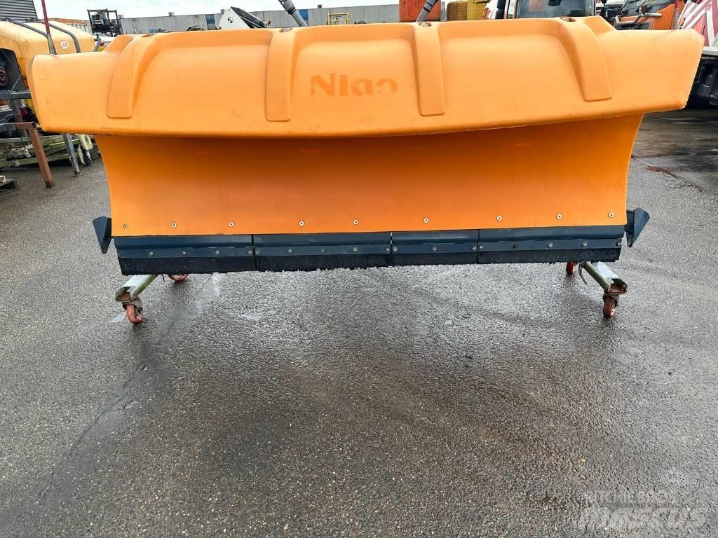 Nido SNK240VPZ Sneeuwschuivers en -ploegen