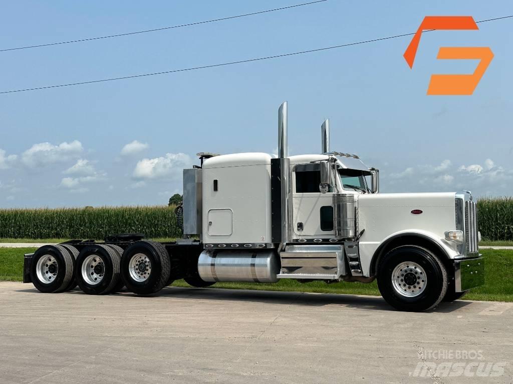 Peterbilt 389 Trekkers