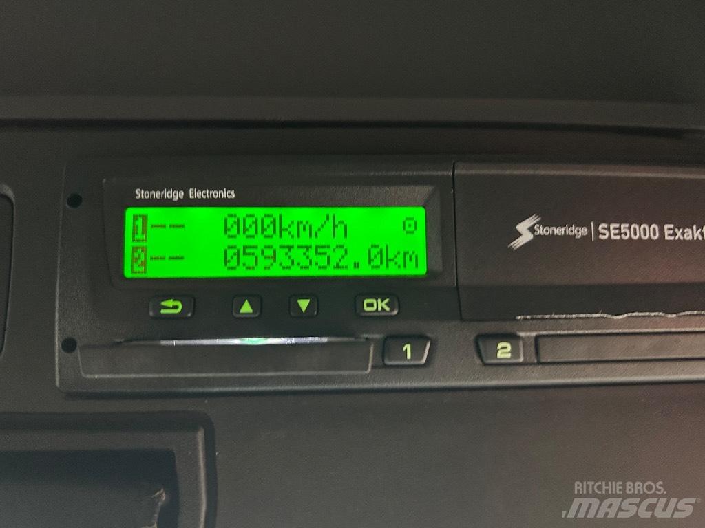 Scania R 420 Vlakke laadvloer met kraan