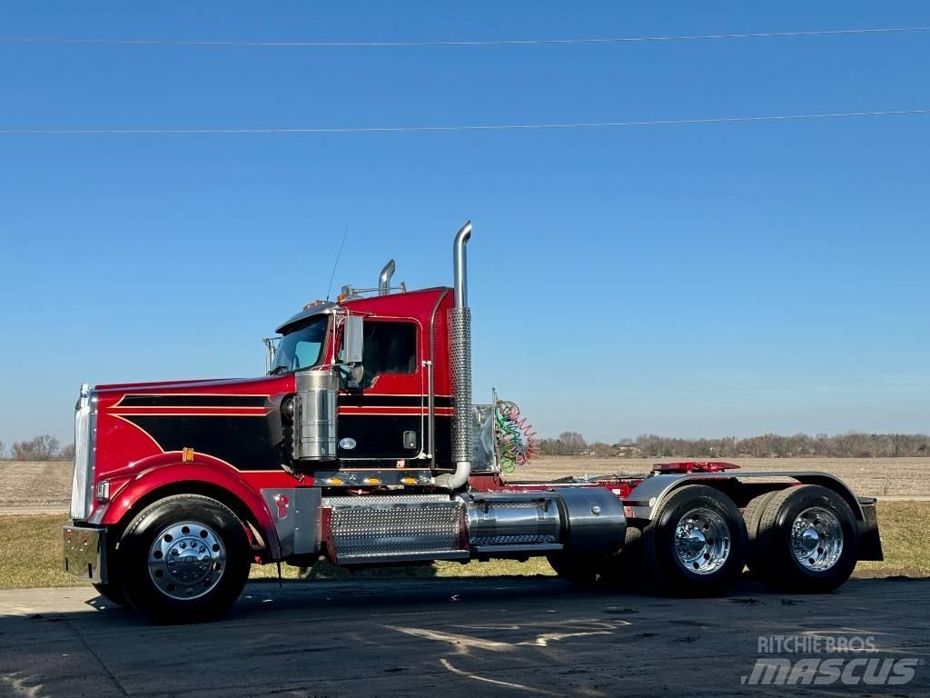 Kenworth W900 Trekkers