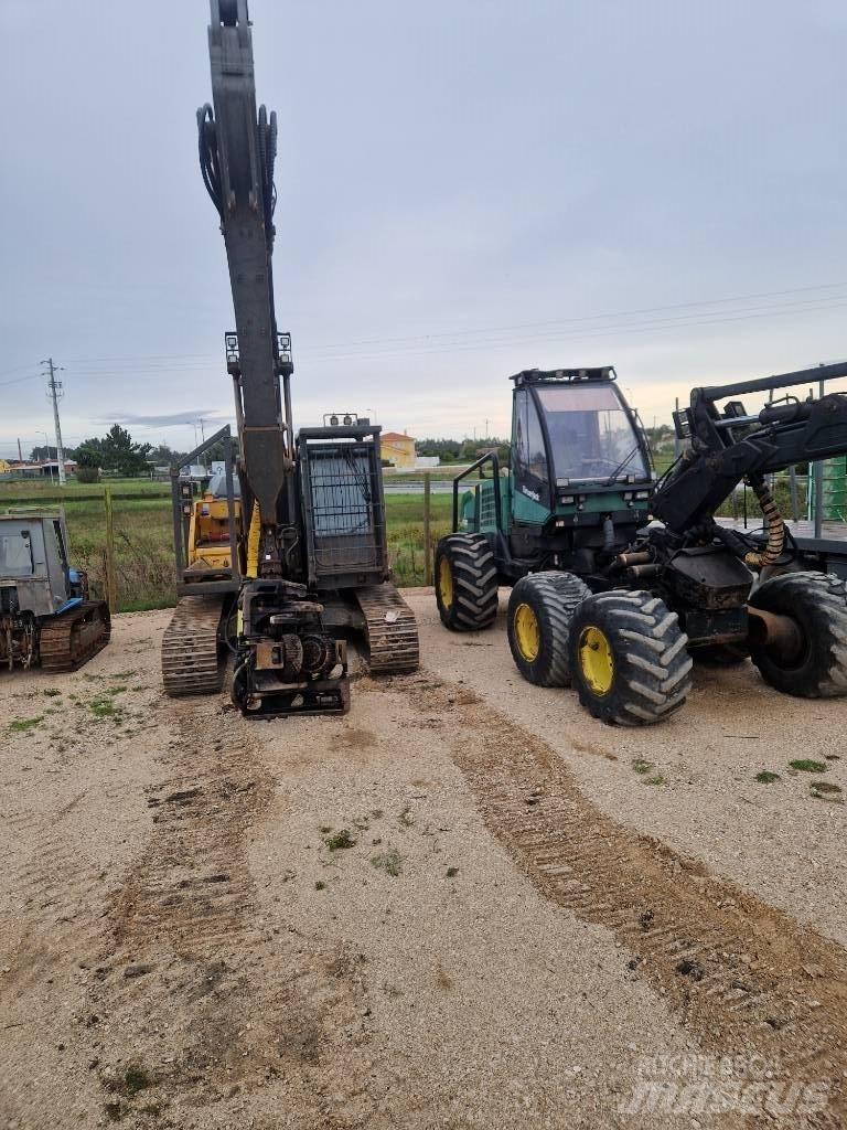 Volvo 220el Graafmachines voor de bosbouw