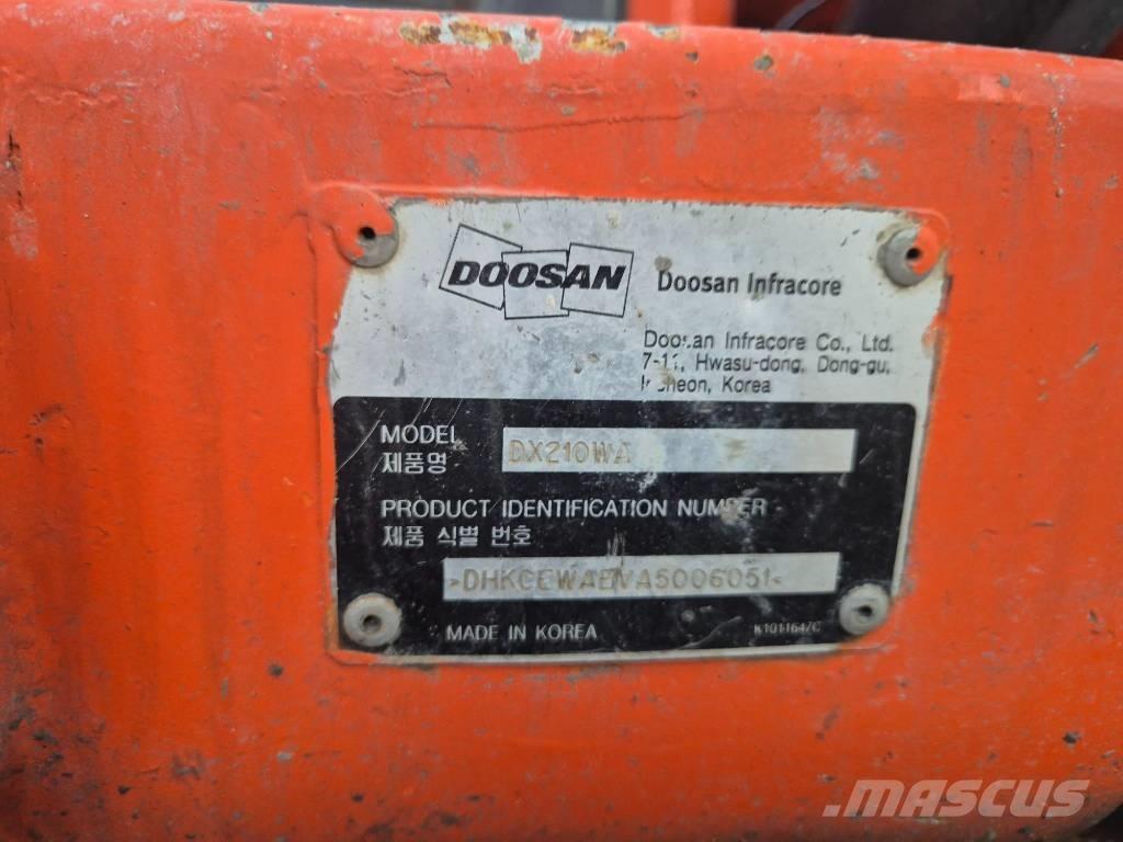 Doosan DX210W Wielgraafmachines