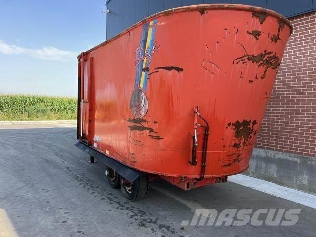 Peecon 24m³ Mengvoedermachines