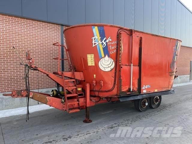 Peecon 24m³ Mengvoedermachines