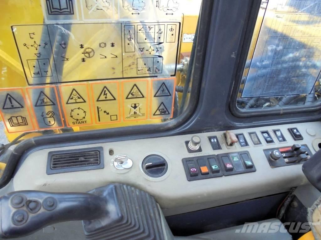 Komatsu PW 130ES-6K Wielgraafmachines