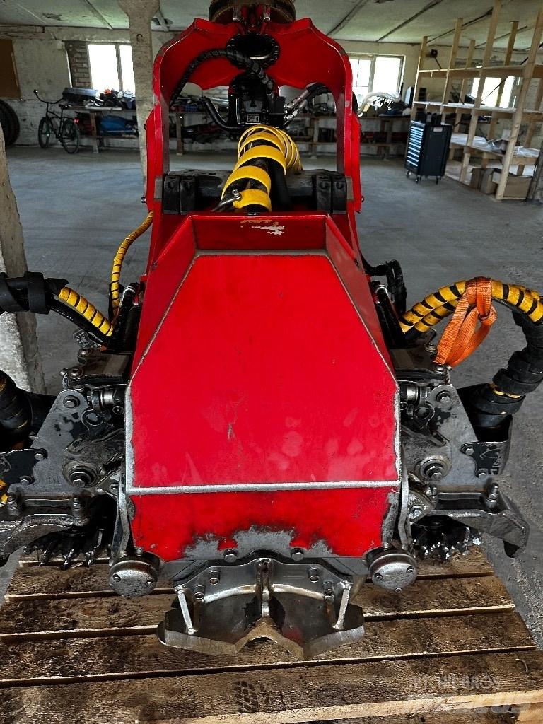 Komatsu C144 Boomvelkoppen